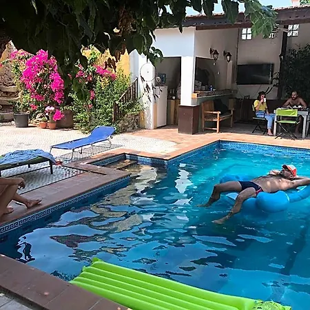 Bed and Breakfast Thermopilon 4*