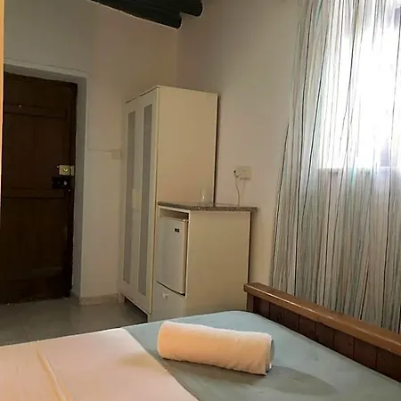 Bed and Breakfast Thermopilon Λάρνακα