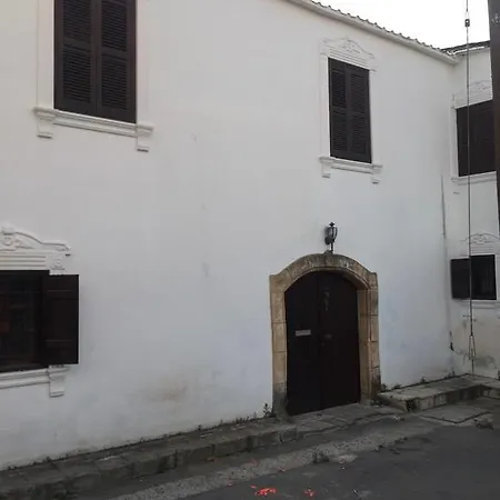Bed and Breakfast Thermopilon Λάρνακα